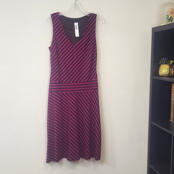 LAUNDRY by SHELLI SEGAL Brown Black Striped Drop Waist V-neck Sleeveless Dress - Picture 2 of 14